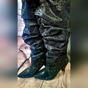 🖤🖤 Sparkling V Heeled Boots 🖤🖤